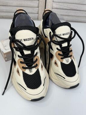 STEVE MADDEN "Clydie" Chunky Dad Style Sneakers Cream, Tan, Black-8
